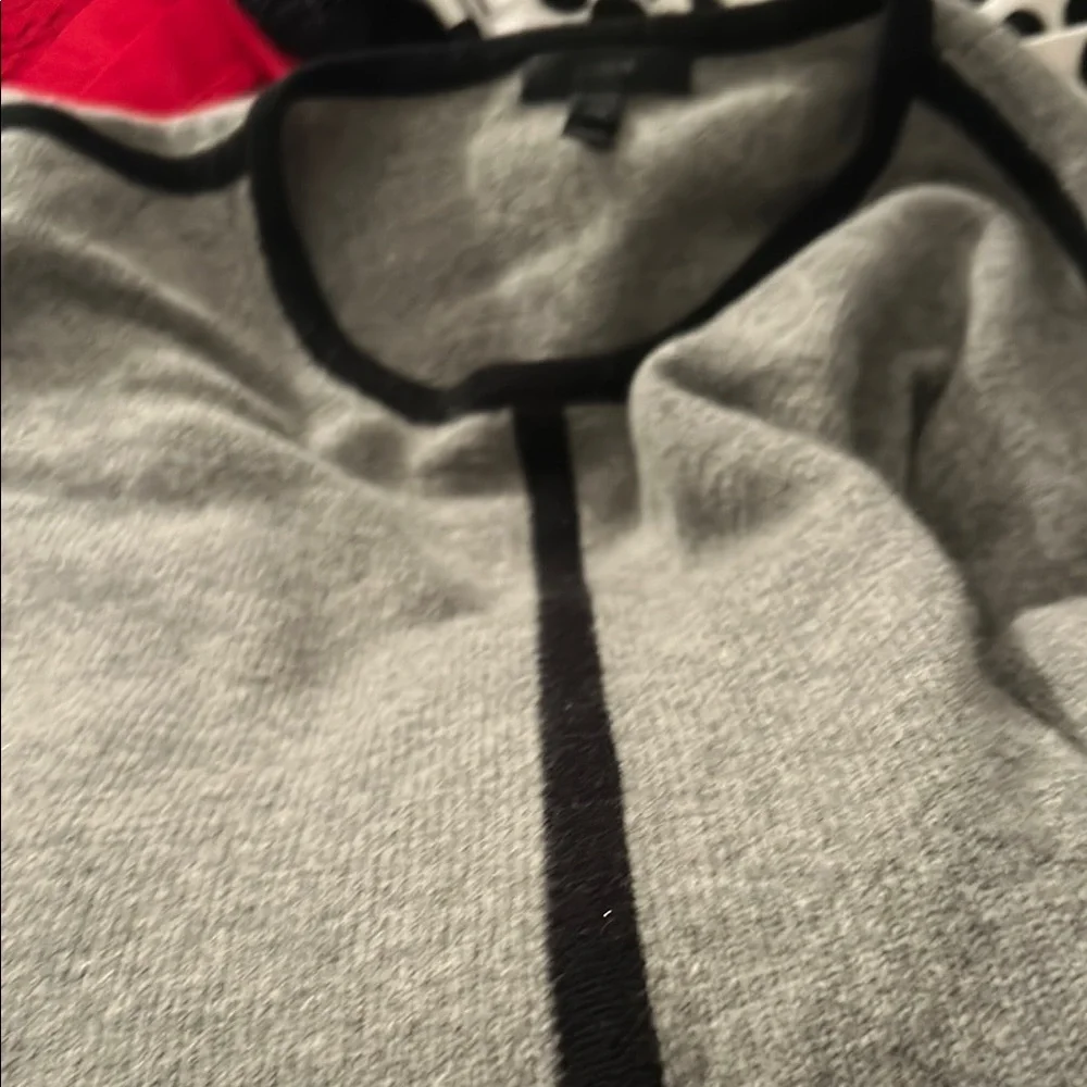 J. Crew 💯 %‎ wool Gray and Black Sweater